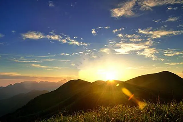 我生来就是高山而非溪流